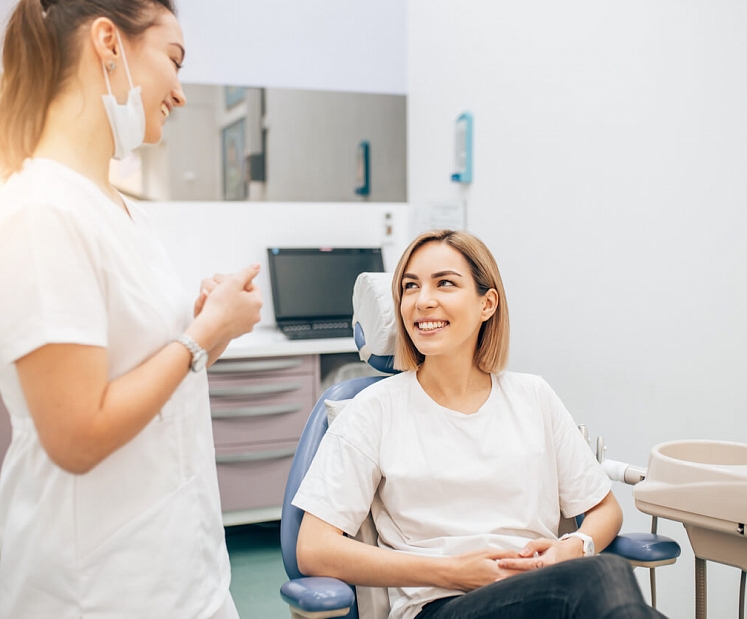 Zobu protēzes un implanti: kā izvēlēties īsto risinājumu?