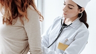 80% pacientu Latvijas slimnīcu stacionāros personāla attieksmi novērtē kā ļoti labu, bet norāda arī uz nepilnībām pacientu drošības, sāpju un baiļu mazināšanā