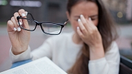 7 izplatītākie iemesli, kāpēc asaro acis