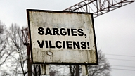 Austrumu slimnīcā nogādā Čiekurkalnā zem vilciena pakļuvušu vīrieti