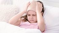 Bērns sūdzas par galvassāpēm: Kā rīkoties?