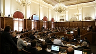 Deputāti konceptuāli atbalsta ieceri Ārstniecības likumā nostiprināt pagarinātā normālā darba laika saīsināšanu 2018. un 2019.gadā