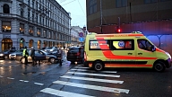 Diennakts tumšajā laikā automašīna aizķer deviņus gadus vecu zēnu