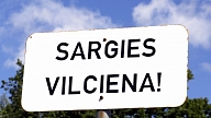 Kurzemē slimnīcā nogādā vilciena notriektu velosipēdistu