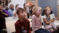 Labdarības akcijā Bērnu slimnīcas Jaundzimušo intensīvās terapijas nodaļai par saziedotajiem līdzekļiem iegādāti 29 specializētie krēsli