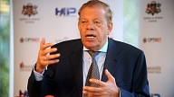 Lipmans noliedz interesi par investīcijām "Olainfarm"