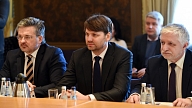 Neskaidrību dēļ deputāti atliek lemšanu ar 8,3 miljonu eiro pārdali veselības aprūpes reformām