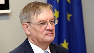 Ražuks: Nekavējoties jāsāk diskusija ar zāļu ražotājiem par cenu samazināšanu inovatīvām zālēm