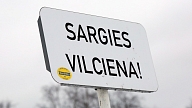 Rīgā vilciens nāvējoši notriecis vīrieti