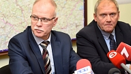 Slimnīcu vadītāji politiķiem zīmē dramatisku ainu veselības aprūpē, ja neturpināsies mediķu algu celšana