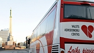 Uz laiku pārtrauc asinsdonoru autobusa izbraukumus, aicinot šajā laikā rīkot Donoru dienas uzņēmumos