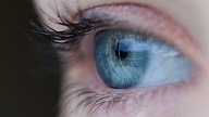 7 ieradumi, kas kaitē acu veselībai

