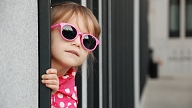 Optometriste: Bērniem valkāt saulesbrilles ir tikpat svarīgi kā pieaugušajiem