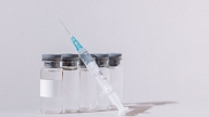 "AstraZeneca" Covid-19 vakcīnu pārdēvē par "Vaxzevria"