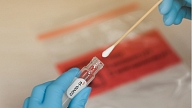 Uzlabojot COVID-19 testu pieejamību, "Centrālā laboratorija" Rīgā un reģionos atver papildu analīžu paraugu ņemšanas punktus

