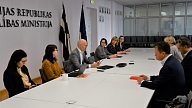 Veselības ministrs ar mediķu organizācijām pārrunā pieteikto brīdinājuma streiku; atkārtoti aicina uz tikšanos LVSADA