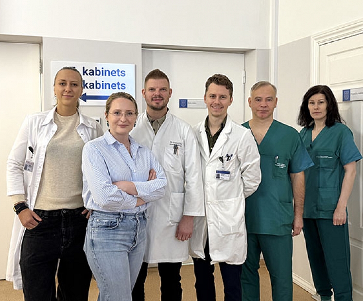Stradiņa slimnīcā pirmo reizi Latvijā veikta inovatīva operācija limfedēmas riska mazināšanai pēc paduses limfmezglu izņemšanas 