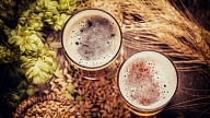 Vai no alus tiešām var izaugt "alus vēders"? Skaidro uztura speciāliste