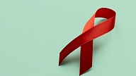Eksperti: Veiksmīgākai HIV ierobežošanai Latvijā nepieciešama aktīvāka informēšana un diagnostika