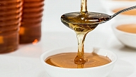 Medus – veselīgs produkts vai tomēr našķis? Stāsta speciālisti