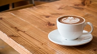 Negaršo vai jāatturas no kafijas – 4 alternatīvas, kā vēl tikt pie enerģijas devas