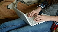 Aptauja: Cik izplatīta ir “ārstēšanās internetā”?