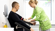 Laboratorija: Vīrieši analīzes veic gandrīz uz pusi mazāk nekā sievietes