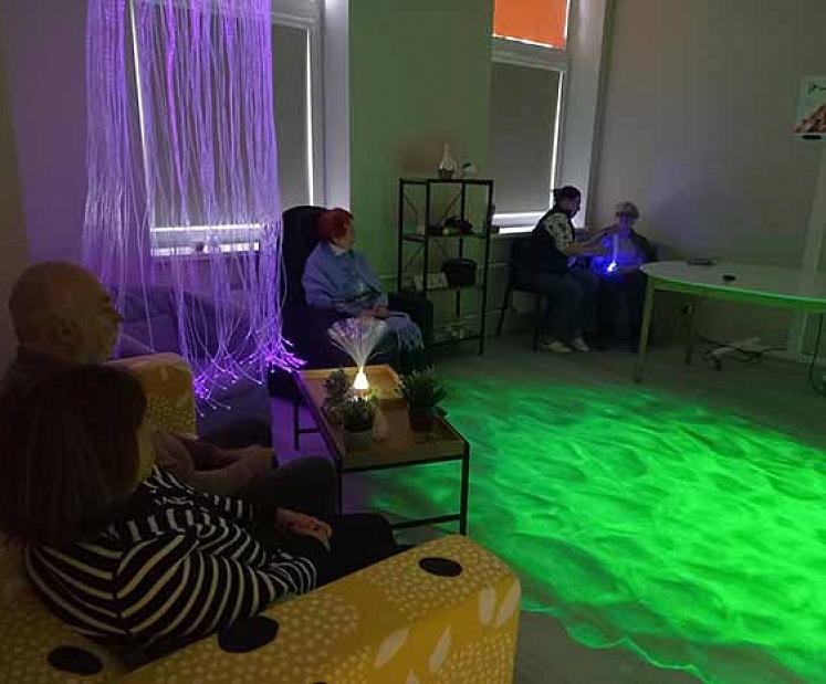 Durvis ver ​pirmais ​multisensorais dienas centrs cilvēkiem ar demenci