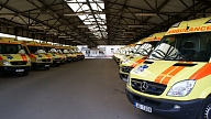 Latvija Ukrainai ziedos 2 neatliekamās medicīniskās līdzības automašīnas un 200 nestuves