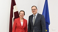 Veselības ministre ar Igaunijas vēstnieku pārrunā aktualitātes un abu valstu sadarbības jautājumus