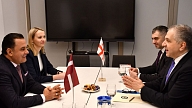 Veselības ministrs ar Gruzijas vēstnieku Latvijā pārrunā sadarbību veselības aprūpes jomā