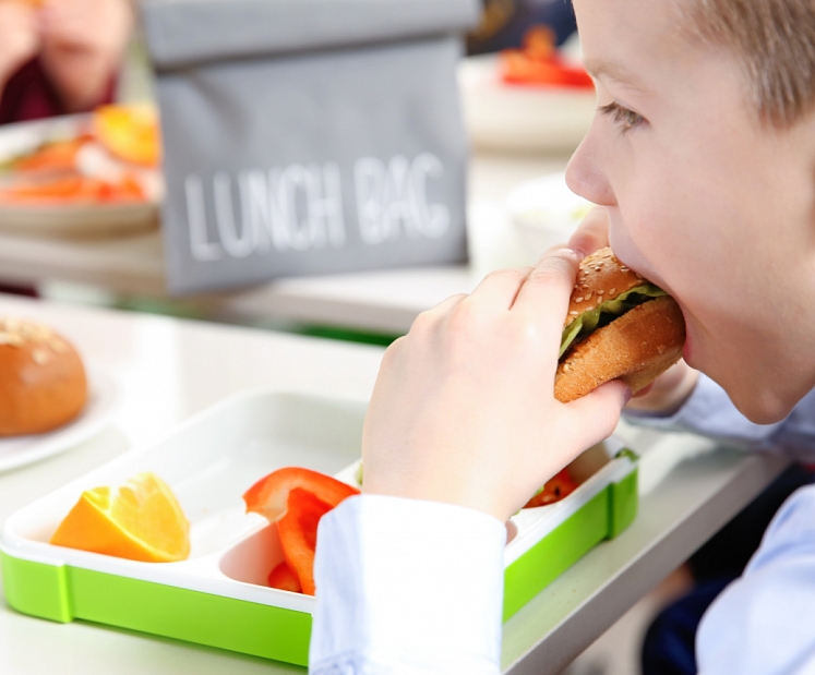 Uztura padome: veselīgu ēšanas paradumu veidošanā ļoti svarīga loma ir ēdināšanas uzņēmumu iesaistē