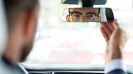 Kā izvēlēties brilles un saulesbrilles autovadītājiem? Stāsta optometriste