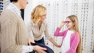 Kā izvēlēties brilles bērnam? Iesaka optometriste