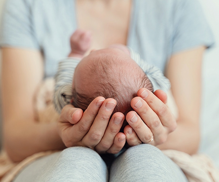 Valdība apstiprina rīcības plānu mātes un bērna veselības uzlabošanai un demogrāfijas stiprināšanai
