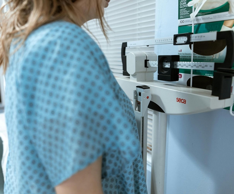 Medicīnas svari ārstniecības iestādēm: veidi, cenas un kā izvēlēties