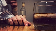 8 pazīmes, kas raksturo funkcionālu alkoholiķi