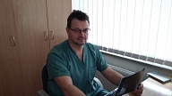 Ārsts: Jaunas reformas medicīnā var pamudināt mediķus aizbraukt no Latvijas
