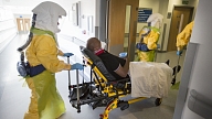 Ebolas vīruss un citas infekciju slimības: Vai Latvija ir gatava ārkārtas situācijām medicīnā?