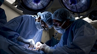 Latvijā veikta pirmā krusteniskā nieru transplantācija
