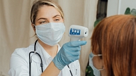Covid-19 testēšanu pirms ambulatoriem pakalpojumiem turpinās pilotprojektu veidā