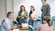 Aicina studentus izstrādāt inovatīvus risinājumus slimību profilaksei un aizstāvēt tos Barselonā