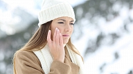 Kā kopt jutīgu un sausu ādu ziemā? Iesaka skaistuma konsultante