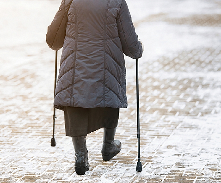Ziemas riski senioriem: sniegs, apkure un drošība