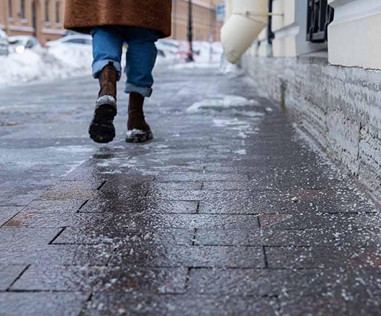 Slidenas ielas: kā pasargāt sevi no traumām