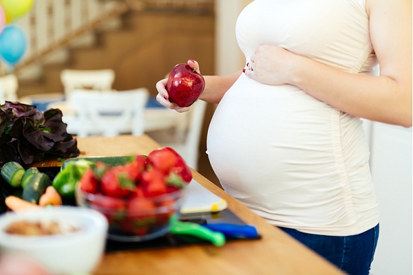 Vitamīni un minerālvielas grūtniecei: Ar ko noteikti pabarot gaidāmo mazuli?