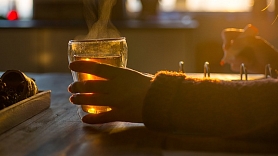 5 zāļu tējas, kas palīdzēs pret saaukstēšanās simptomiem

