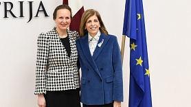 Veselības ministre Līga Meņģelsone tiekas ar Eiropas Komisijas komisāri veselības un pārtikas drošuma jautājumos Stellu Kirjakidu