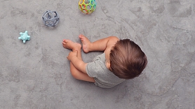 Kā atpazīt mazuļa attīstības signālus, un kad nepieciešams vērsties pie speciālista?