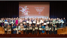 Veselības nozares profesionāļi saņem MK Atzinības rakstus un Veselības ministrijas apbalvojumus